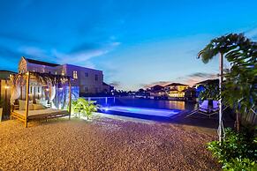 Kas Azul - Water front with private pool