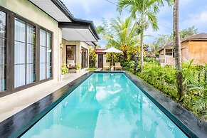 Rumah villa by EVDEkimi