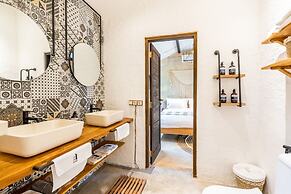 Rumah villa by EVDEkimi