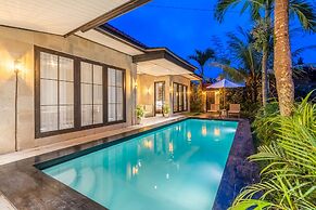 Rumah villa by EVDEkimi