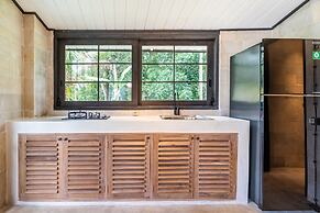 Rumah villa by EVDEkimi