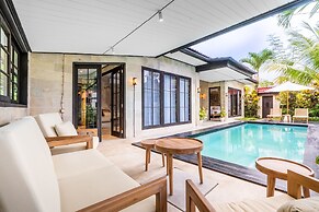 Rumah villa by EVDEkimi