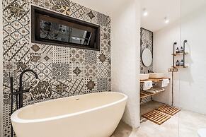 Rumah villa by EVDEkimi