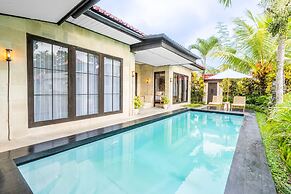 Rumah villa by EVDEkimi