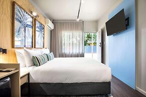 Nightcap at Marine Hotel