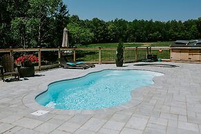 Whispering Springs Wilderness Retreat