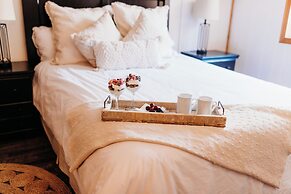 Whispering Springs Wilderness Retreat