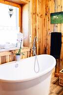 Whispering Springs Wilderness Retreat