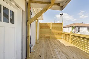 Midtown Penthouse Blocks to Beach