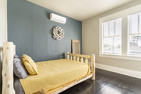 Midtown Penthouse Blocks to Beach