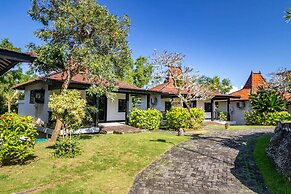 Surya Melasti Exclusive Beach Villa by Sajiwa