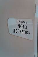 Peninsula Hotel Motel