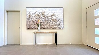 Spacious 7BRM 5-bathroom Rental House