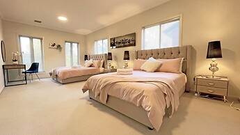 Spacious 7BRM 5-bathroom Rental House