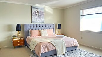 Spacious 7BRM 5-bathroom Rental House