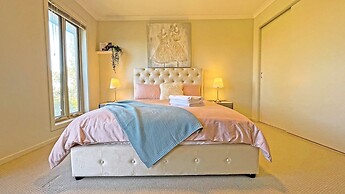 Spacious 7BRM 5-bathroom Rental House