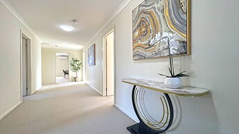 Spacious 7BRM 5-bathroom Rental House