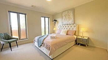 Spacious 7BRM 5-bathroom Rental House