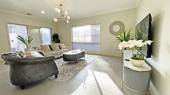 Spacious 7BRM 5-bathroom Rental House