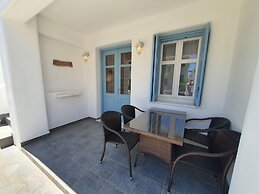 Karaoulanis apartments