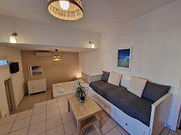 Karaoulanis apartments