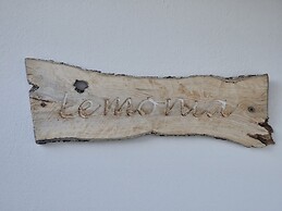 Karaoulanis apartments