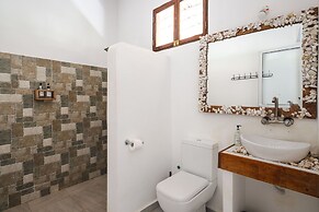 CInnamon Hotel