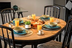 Cozy Nest Apartment with balcony