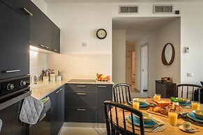 Cozy Nest Apartment with balcony