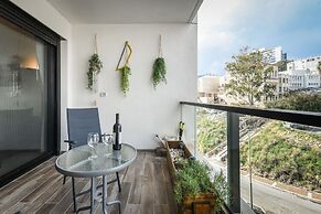 Cozy Nest Apartment with balcony