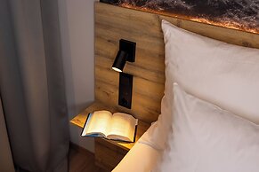 Stryn House - Hotel & Apartments