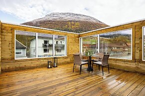 Stryn House - Hotel & Apartments