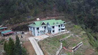 Buddha's Mirror Mountain Retreat