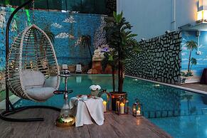 LİFE POOL SUİTE HOTEL