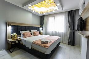 LİFE POOL SUİTE HOTEL