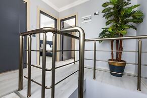 LİFE POOL SUİTE HOTEL