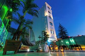 LİFE POOL SUİTE HOTEL