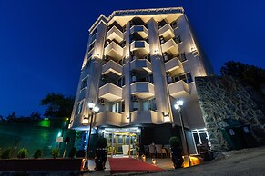 LİFE POOL SUİTE HOTEL