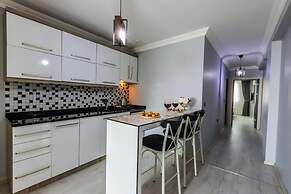 LİFE POOL SUİTE HOTEL