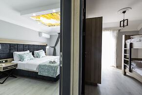 LİFE POOL SUİTE HOTEL