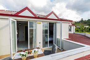 LİFE POOL SUİTE HOTEL