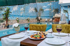LİFE POOL SUİTE HOTEL