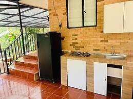 cabaña En medio de montaña con jacuzzi