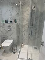 Abbey Road Luxury Modern Flat