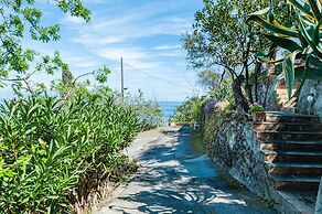 Casetta Amelia Apts by Wonderful Italy