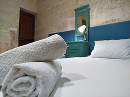 Limestone Sun Suites