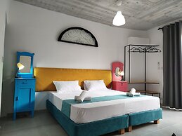 Limestone Sun Suites