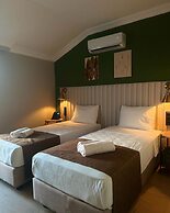 Red Castle Hotel & Pub