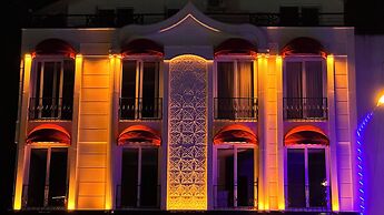 Red Castle Hotel & Pub