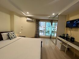V Check Inn Sukhumvit 22